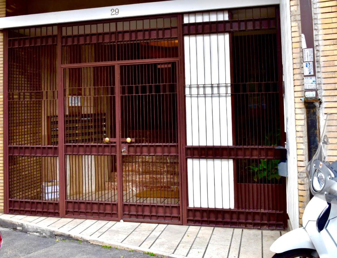 Apartamento Domus Claudia Roma Exterior foto